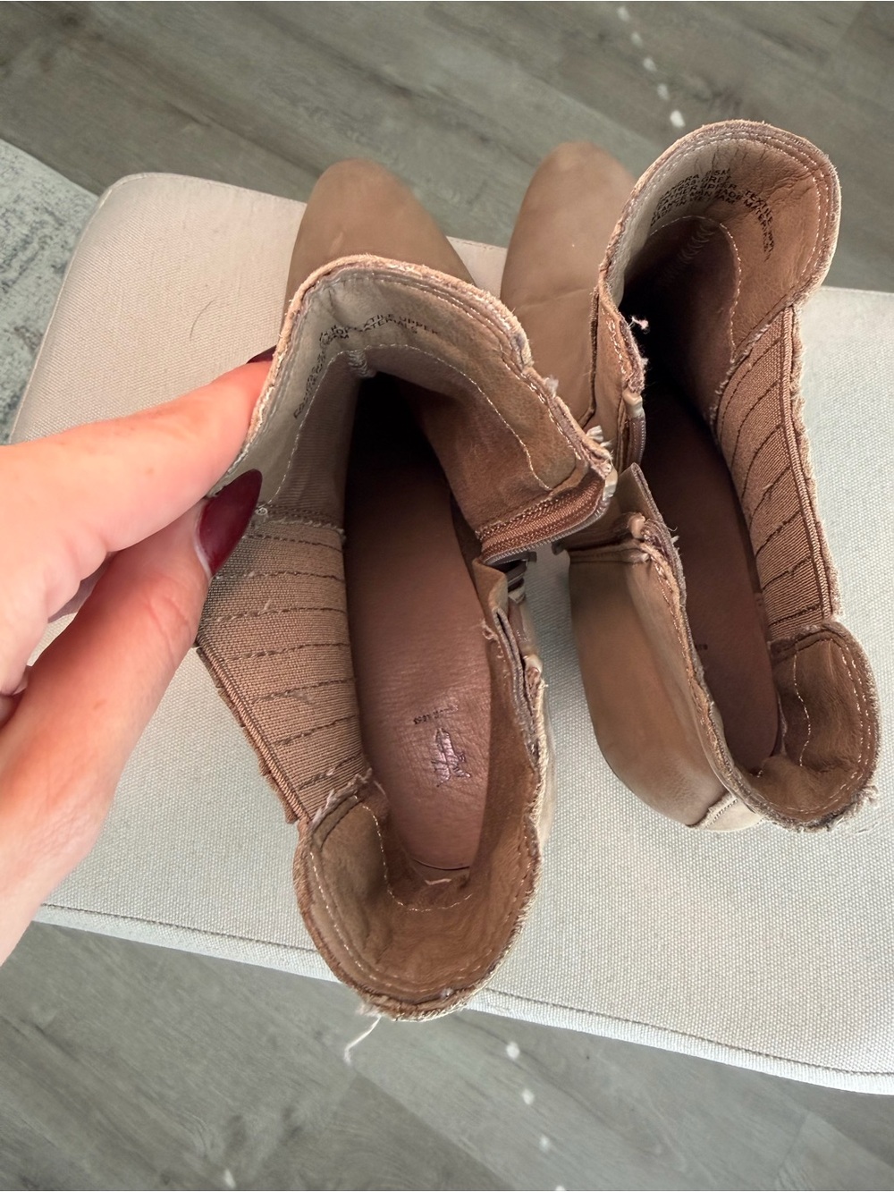 Frye Sandra Chelsea Leather Boot Taupe - Picture 4 of 7